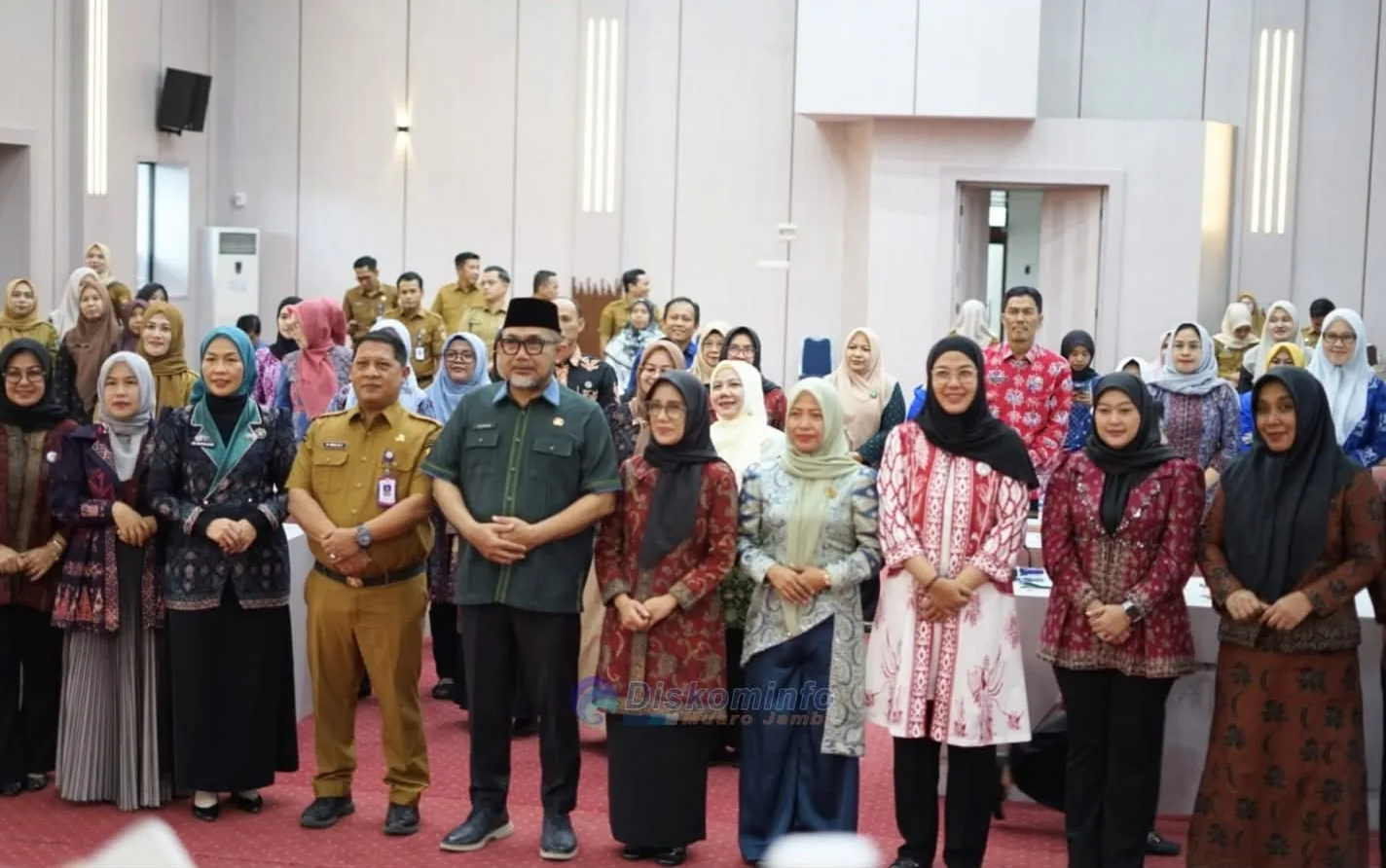 Ketua Pokja Bunda PAUD Kabupaten Muaro Jambi, Novi Astrianti, SE., menghadiri Rapat Koordinasi (Rakor) Bunda PAUD dan Pokja Bunda PAUD kabupaten/kota se-Provinsi Jambi yang digelar di Aula Dinas Pendidikan Provinsi Jambi