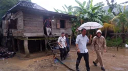 Wabup Muaro Jambi Tinjau Lokasi Kebakaran di Desa Bakung, Salurkan Bantuan untuk Korban