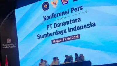 Pemerintah resmi memberlakukan kebijakan baru terkait pengelolaan Devisa Hasil Ekspor Sumber Daya Alam (DHE SDA) melalui Peraturan Pemerintah (PP) Nomor 21 Tahun 2026