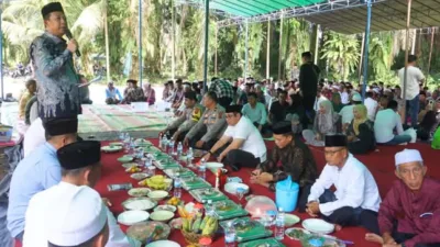 Bupati Muaro Jambi, Dr. Bambang Bayu Suseno, SP, MM, M.Si, secara resmi membuka rangkaian kegiatan adat Ngantar Kembang dan Sedekah Payo Turun ke Umo di Desa Danau Kedap,