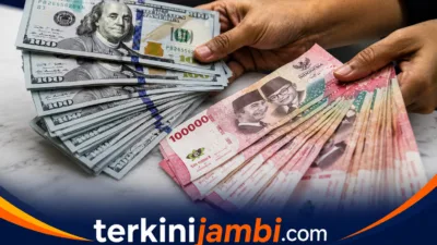 Berdasarkan data pasar spot hingga pukul 09.32 WIB, rupiah tercatat melemah 37 poin atau 0,21 persen ke posisi Rp17.781 per dollar AS.