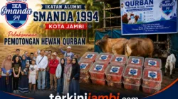 IKA SMANDA 94 Kota Jambi Sembelih 3 Sapi dan 1 Kambing, Bagikan 285 Paket Kurban