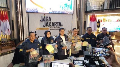 Aparat kepolisian mengamankan sejumlah uang tunai dari pihak yang diduga terlibat dalam rencana kerusuhan saat peringatan May Day 2026 di Jakarta.