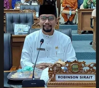 Ketua Fraksi PAN DPRD Kabupaten Muaro Jambi, Robinson Sirait, S.M., menilai capaian tersebut menjadi bukti nyata keberhasilan pemerintah daerah dalam menjaga akuntabilitas dan transparansi pengelolaan keuangan daerah.