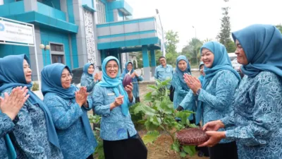 Novi Astrianti menyampaikan apresiasi atas kunjungan Tim Supervisi TP PKK Provinsi Jambi yang dinilai menjadi momentum penting untuk memperkuat kualitas pelaksanaan program pemberdayaan keluarga di daerah.