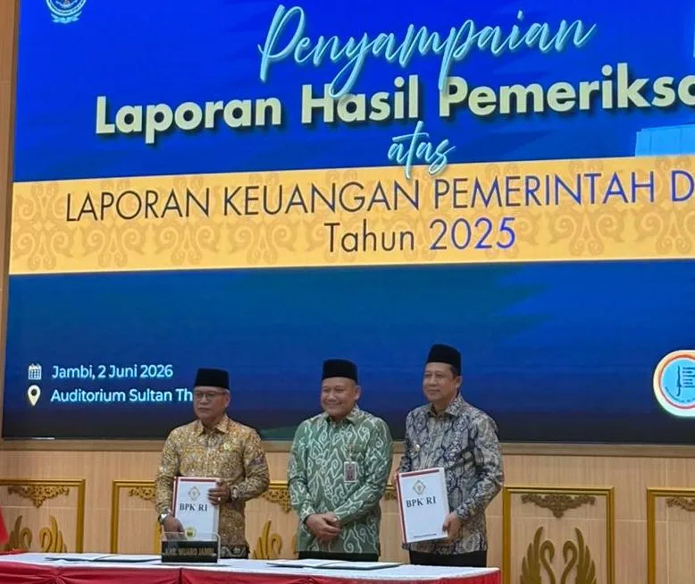 Aidi Hatta usai mendampingi Bupati Muaro Jambi, Dr. Bambang Bayu Suseno, menerima Laporan Hasil Pemeriksaan (LHP) Badan Pemeriksa Keuangan (BPK) RI Perwakilan Jambi