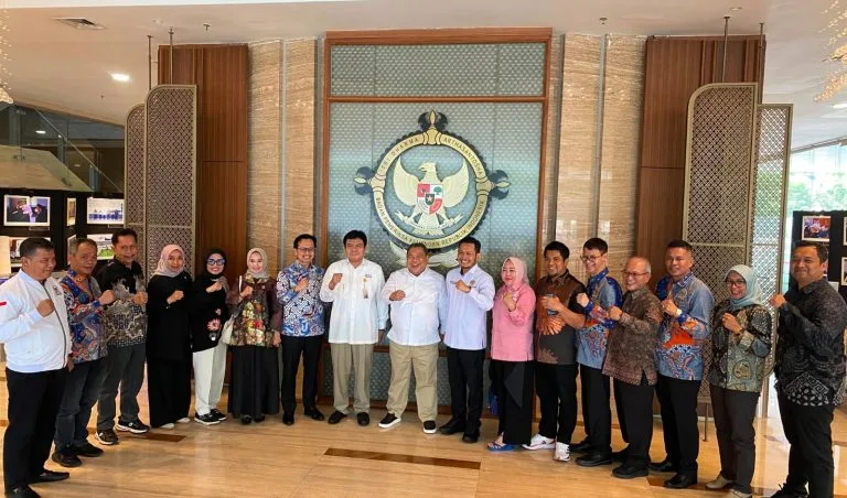 Aidi Hatta menghadiri pertemuan antara jajaran pengurus Asosiasi DPRD Kabupaten Seluruh Indonesia (Adkasi) dengan BPK RI.