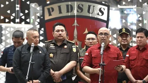 Direktur Penyidikan Jaksa Agung Muda Tindak Pidana Khusus (Jampidsus), Syarief Sulaeman Nahdi, dalam konferensi pers di Jakarta