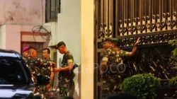 Rumah Jampidsus Febrie Adriansyah Dijaga Aparat TNI Usai Penggeledahan Kafe de’Clan di Cipete