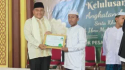 Sekda Muaro Jambi Hadiri Wisuda Santri Ponpes Kumpeh Daaru Tauhid, Apresiasi Lahirnya Generasi Qurani
