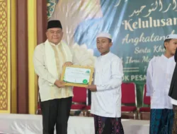 Sekda Muaro Jambi Hadiri Wisuda Santri Ponpes Kumpeh Daaru Tauhid, Apresiasi Lahirnya Generasi Qurani