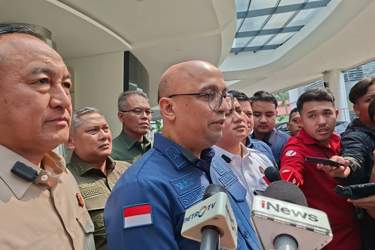 Direktur Penyidikan Jaksa Agung Muda Tindak Pidana Khusus (Jampidsus), Syarief Sulaeman Nahdi, mengatakan LMI sebelumnya menjabat sebagai Kepala Biro Hukum dan Humas BGN