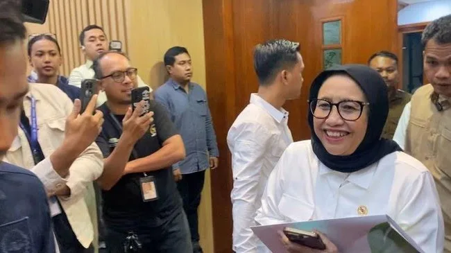 Gambar Kepala Badan Gizi Nasional Nanik S Deyang mengundurkan Diri ( Redaksi )