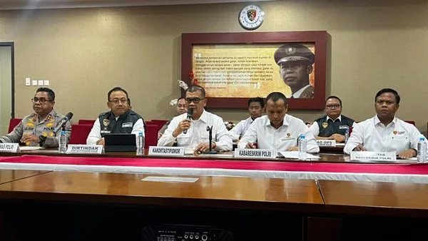 Brigjen Robertus Yohanes De Deo dalam konferensi pers di Mabes Polri,