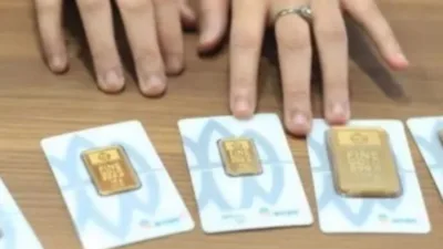 Harga emas batangan Antam pada perdagangan Jumat, 21 Agustus 2026, tidak mengalami perubahan. Harga emas ukuran 1 gram masih bertahan di level Rp2.725.000.