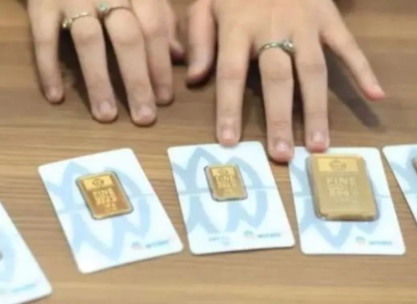 Harga emas batangan Antam pada perdagangan Jumat, 21 Agustus 2026, tidak mengalami perubahan. Harga emas ukuran 1 gram masih bertahan di level Rp2.725.000.