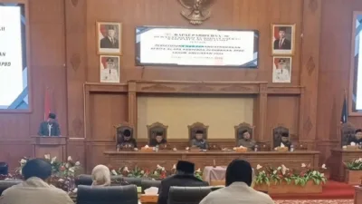 Dewan Perwakilan Rakyat Daerah (DPRD) Kabupaten Muaro Jambi menggelar Rapat Paripurna dalam rangka persetujuan dan penandatanganan Berita Acara Rancangan Peraturan Daerah (Ranperda) tentang Perubahan APBD Tahun Anggaran 2026.