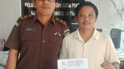 Ketua MPRJ Jambi Bob To Saat menyampaikan Laporan Dugaan Mark Up Pengadaan Barang dan Jasa ke Kejati Jambi ,Kamis 07 September 2026