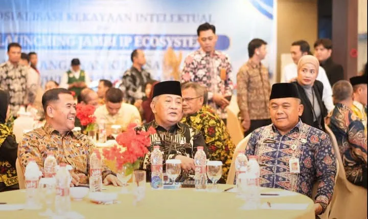 Sekretaris Daerah Kabupaten Muaro Jambi, H. Budhi Hartono, S.Sos., MT., hadir mewakili Bupati Muaro Jambi dalam kegiatan yang berlangsung di Ballroom Swiss-Belhotel Jambi,