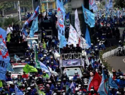 Ribuan Buruh Konvoi di Jakarta, KBPBI Bawa 11 Tuntutan soal Perlindungan Ketenagakerjaan